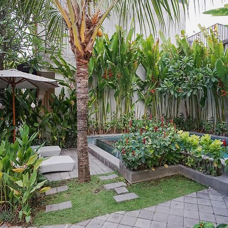 Dee Mansion Hotel Denpasar Kültér fotó