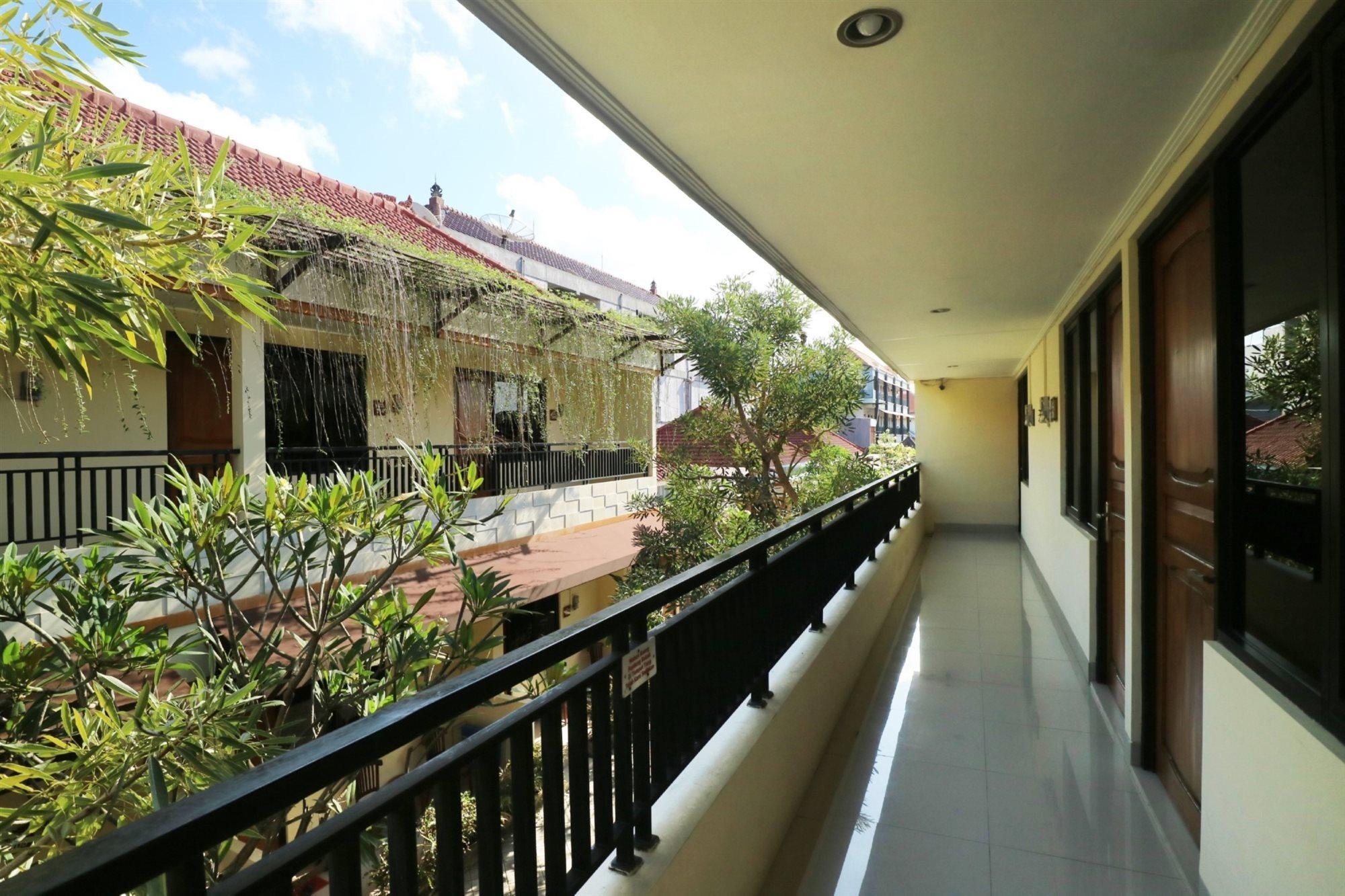 Dee Mansion Hotel Denpasar Kültér fotó