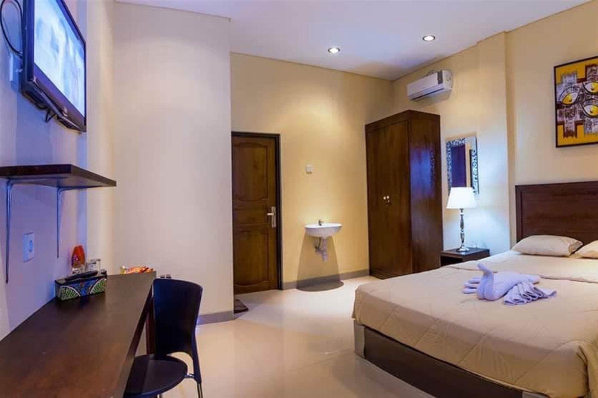 Dee Mansion Hotel Denpasar Kültér fotó