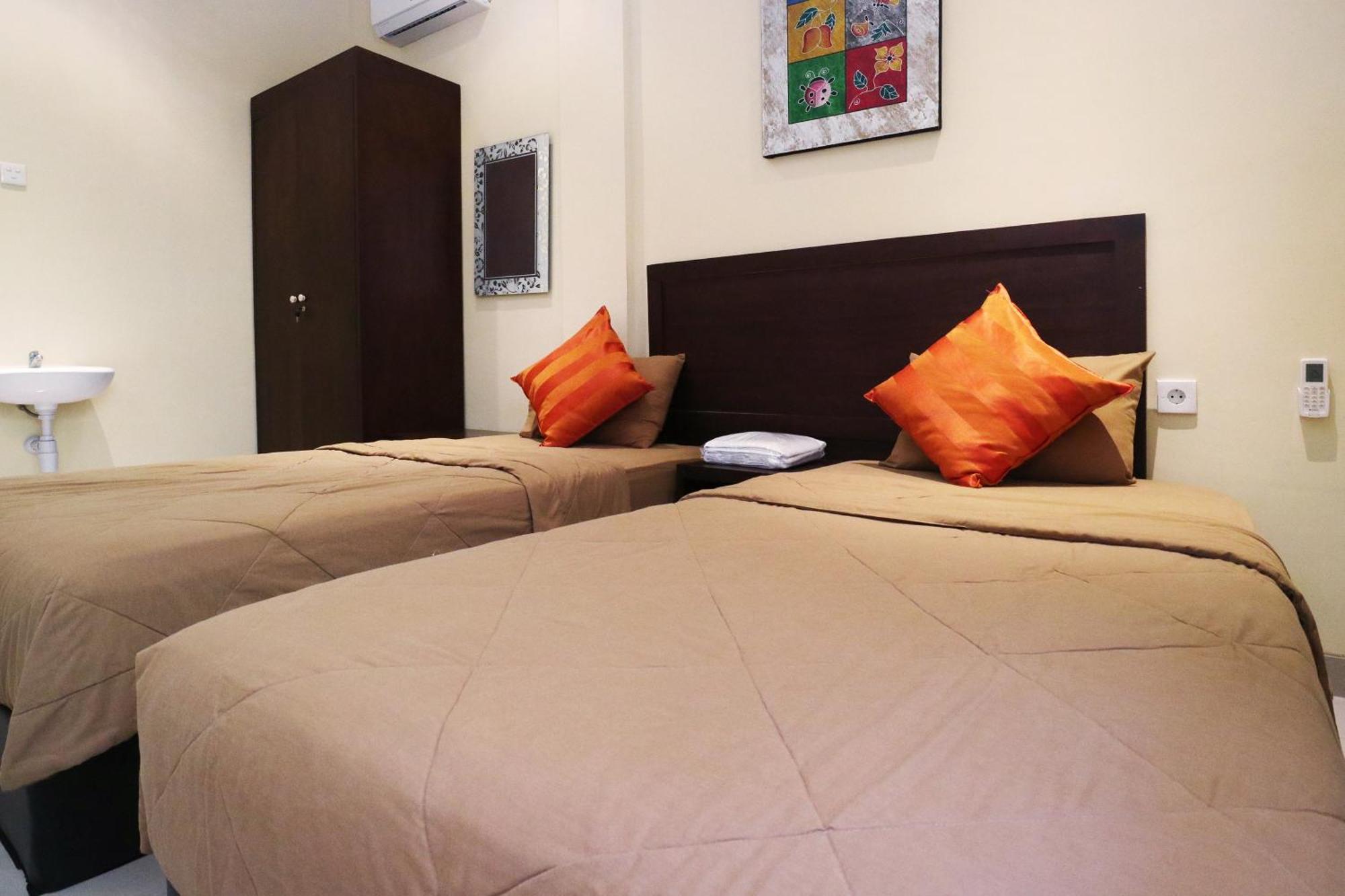 Dee Mansion Hotel Denpasar Kültér fotó