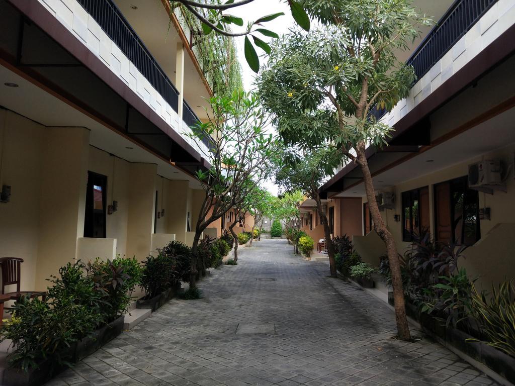 Dee Mansion Hotel Denpasar Kültér fotó