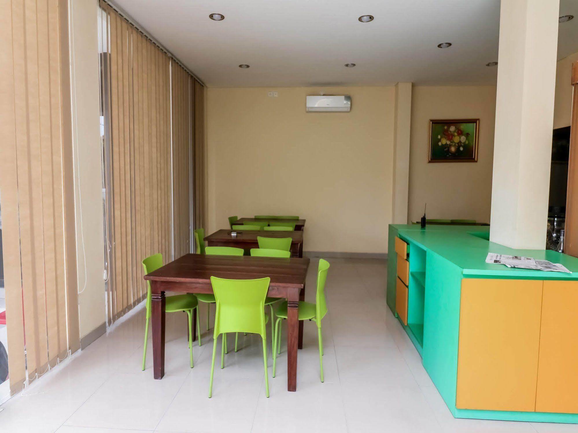 Dee Mansion Hotel Denpasar Kültér fotó