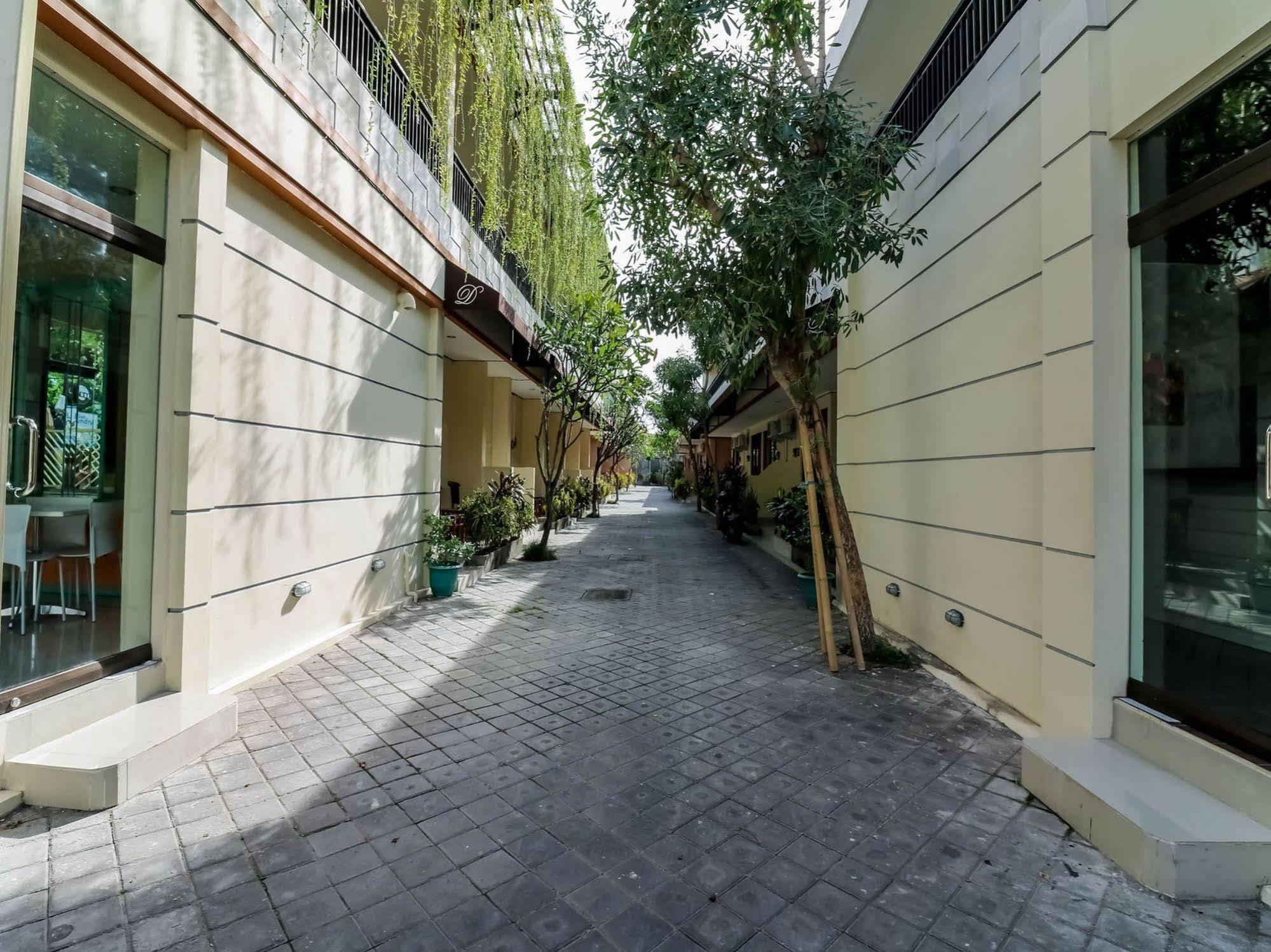 Dee Mansion Hotel Denpasar Kültér fotó